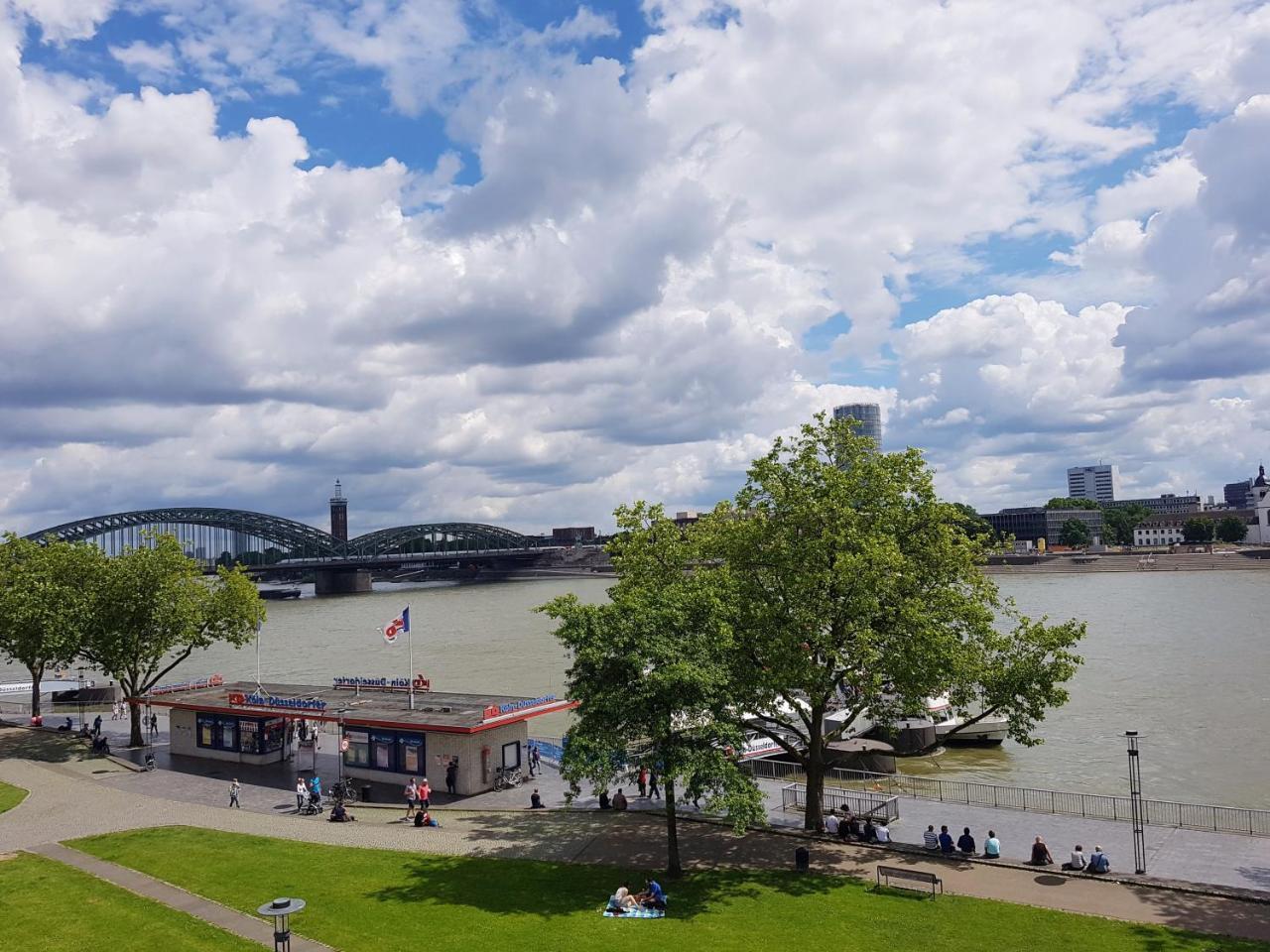 Altstadthotel Hayk Am Rhein Köln Eksteriør bilde