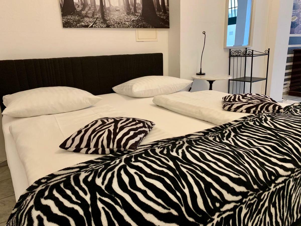 Altstadthotel Hayk Am Rhein Köln Eksteriør bilde